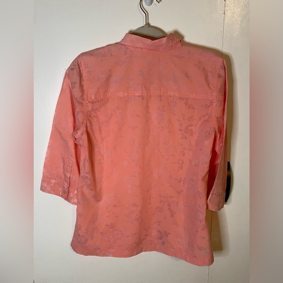 Christopher & Banks Women’s Sheer Salmon Button Front 3/4 Sleeve Top Size Small - Picture 2 of 6